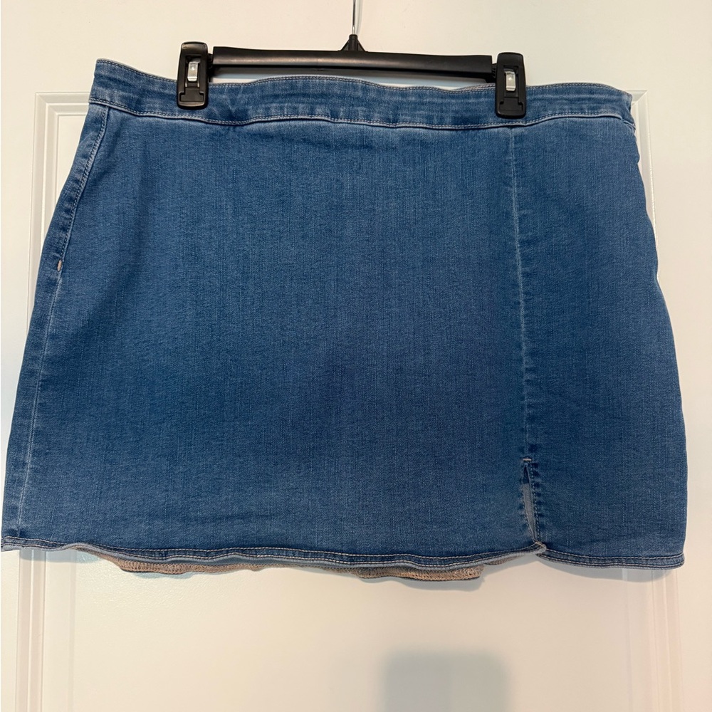 American Eagle Outfitters Denim Mini Skort Size XL.